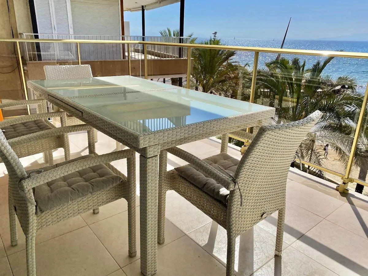 Comfortable Seaside Apartment In Salou 85 M² Sea View