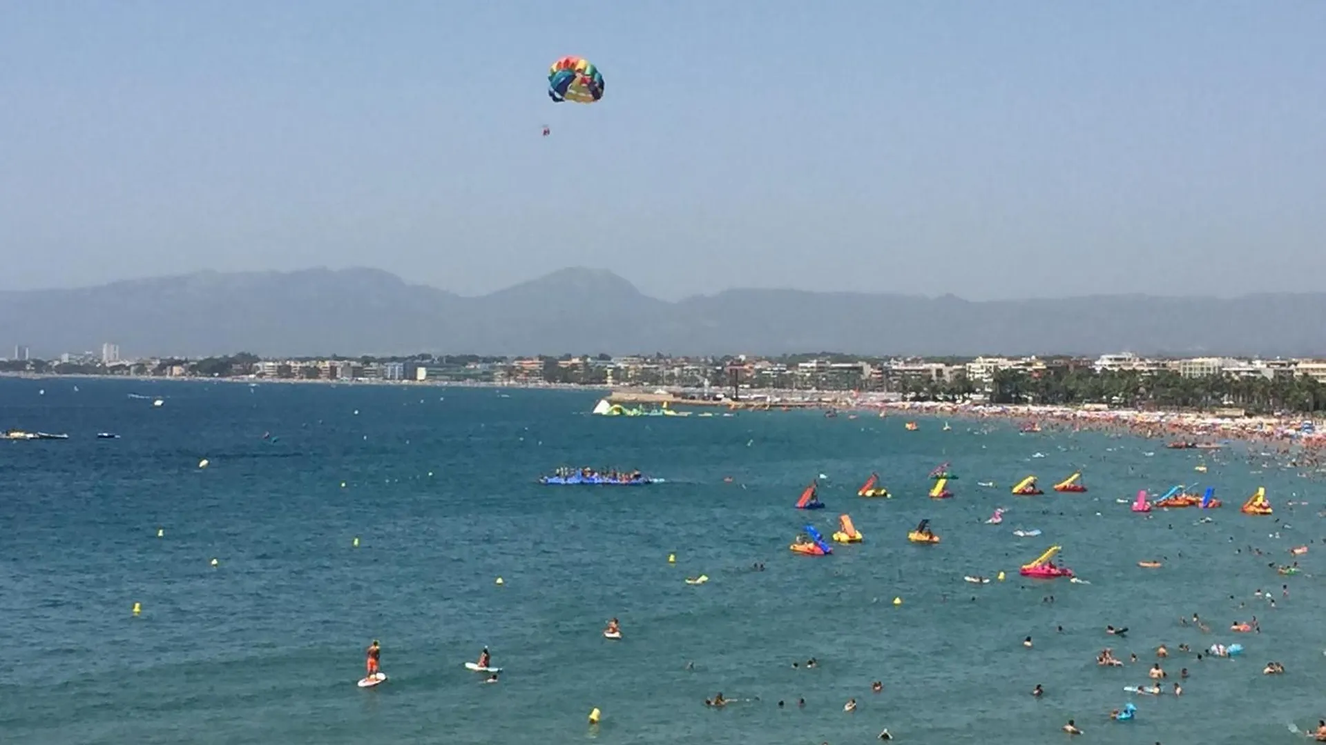 Comfortable Seaside Apartment In Salou 85 M² Sea View