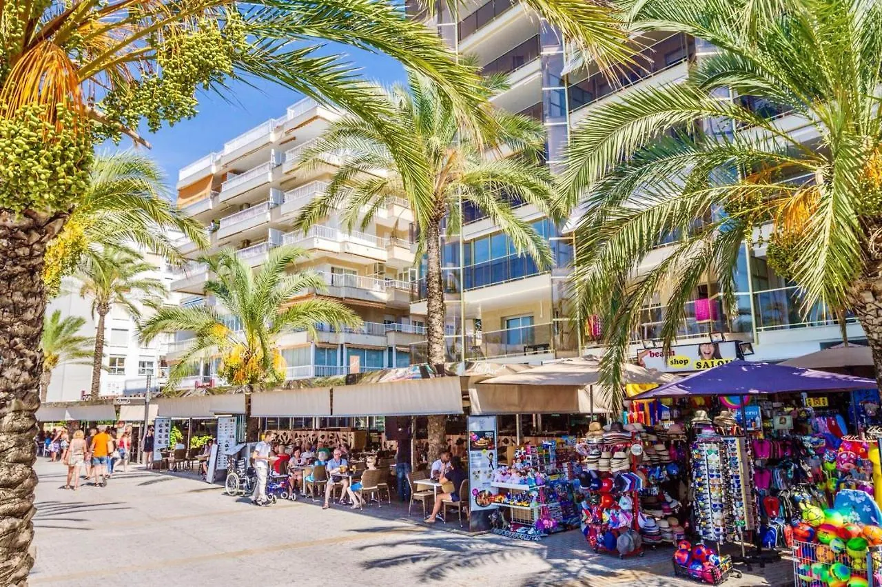 Comfortable Seaside Apartment In Salou 85 M² Sea View