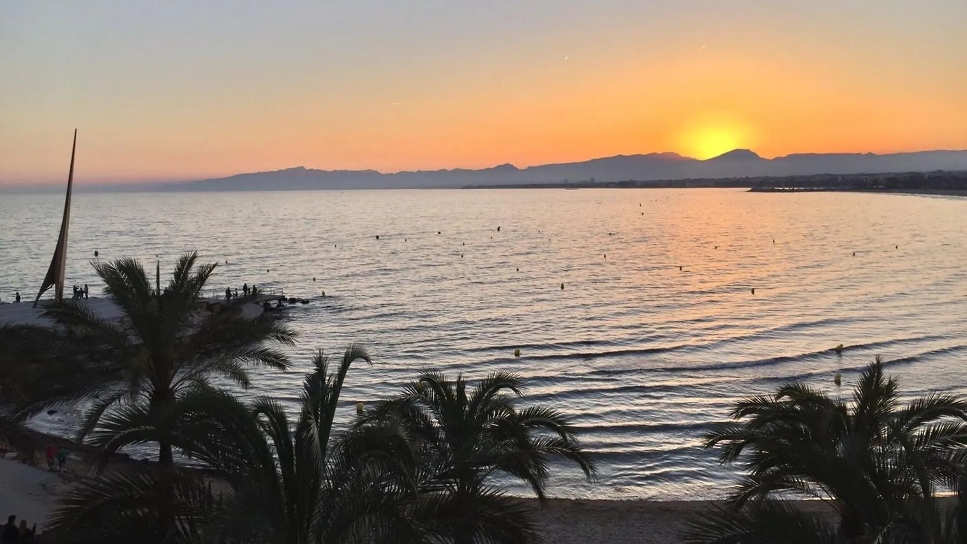 Comfortable Seaside Apartment In Salou 85 M² Sea View 스페인